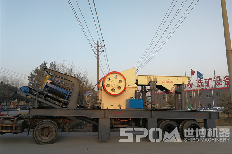 車子改裝小型移動鄂破機(jī)